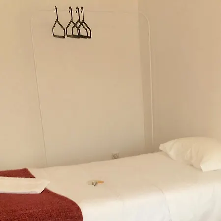 Residencial Avenida 호스텔 토마르