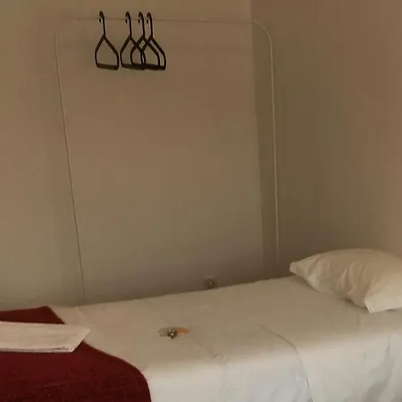 אכסניה Residencial Avenida טומאר